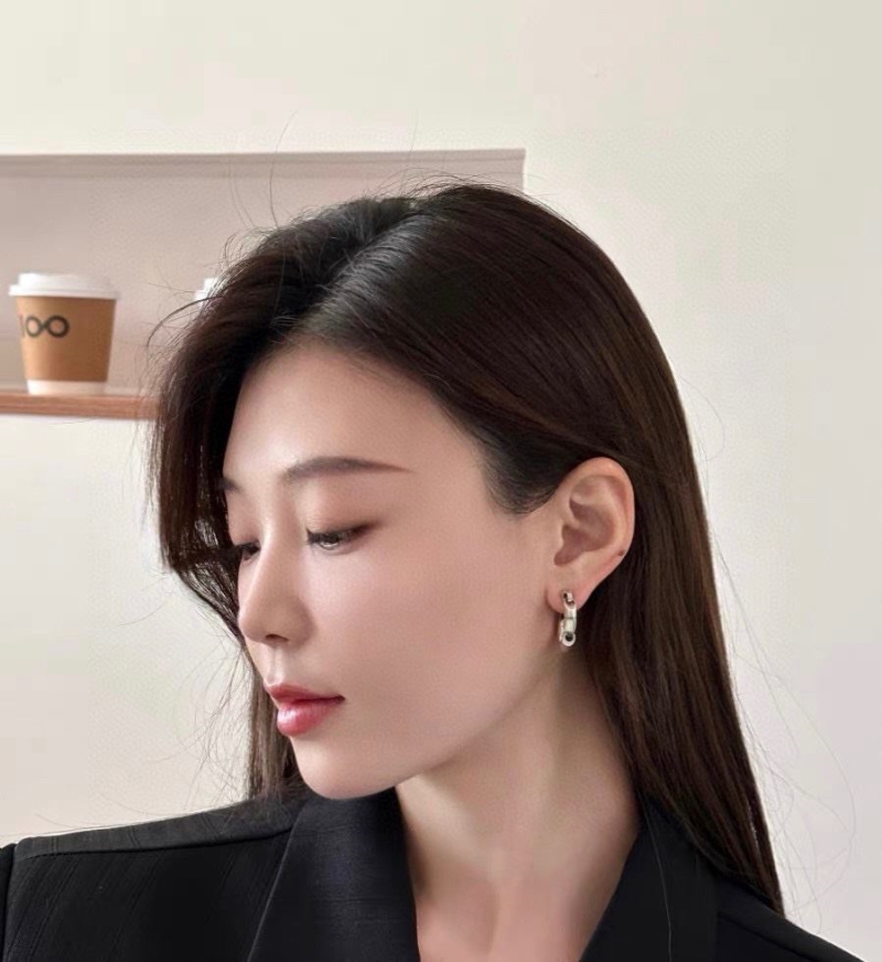 Ba1en*iaga earrings